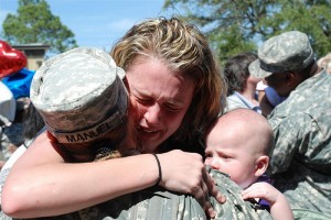 army-national-guardsman-reunites-with-family