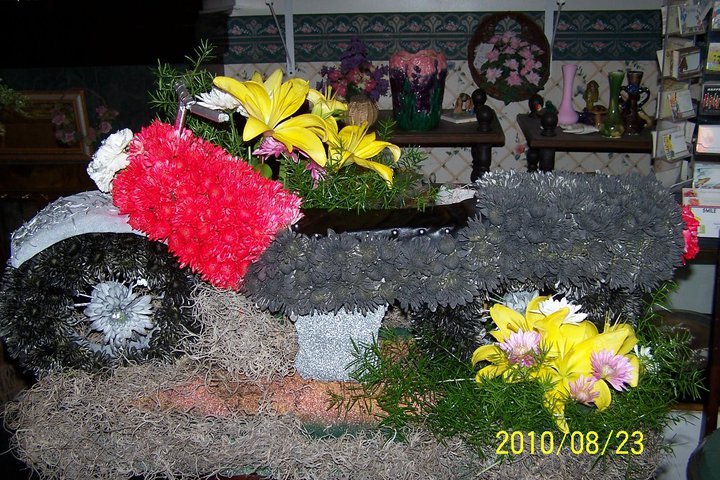 Unique Funeral Flower Ideas & Unusual Funeral Arrangements