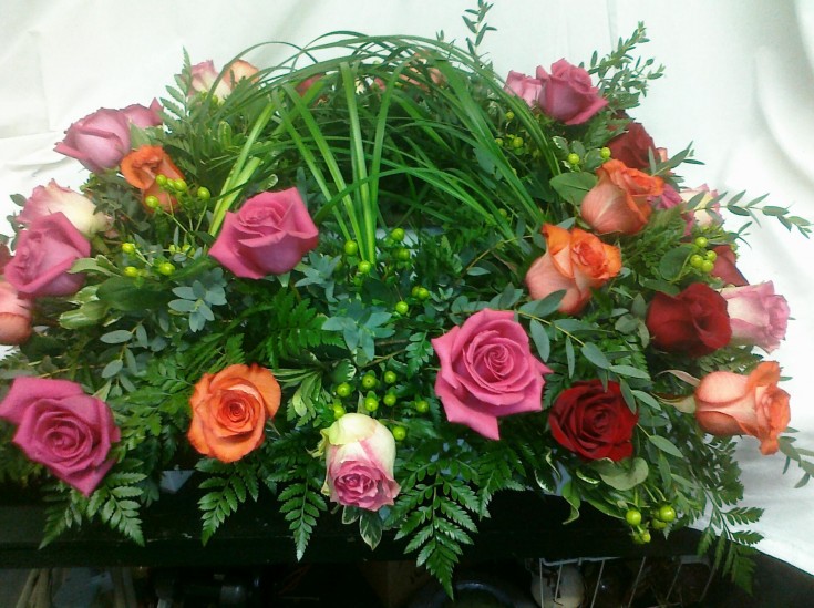 Roses With Woven Grass - Hobby Hill Florist